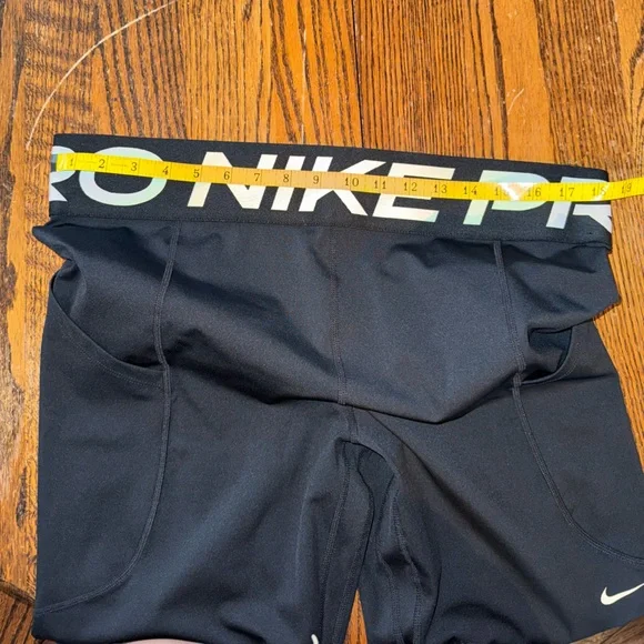 NWT Nike Pro Legging - Picture 3 of 5